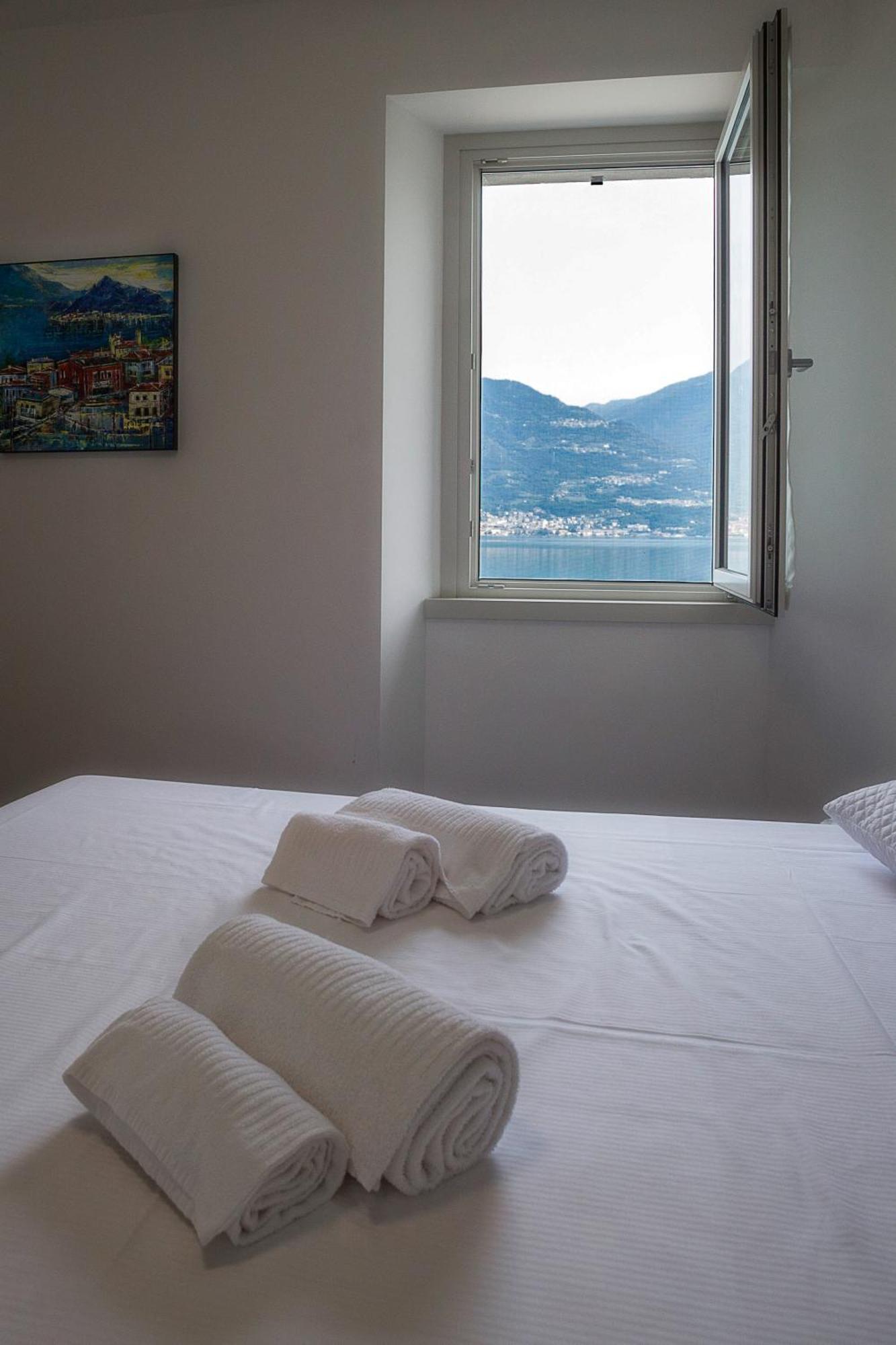 Lakefront Home Residenza Il Gallo In Riva Al Lago Pisogne Exterior photo